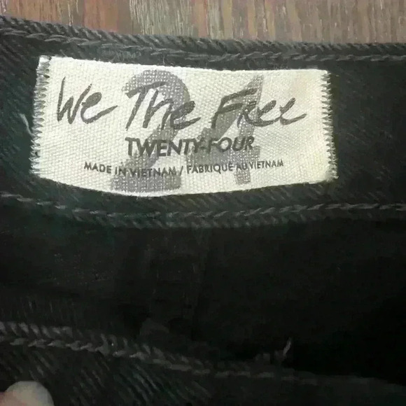 NWT FREE PEOPLE size 24 black denim frayed hem destroyed shorts - Picture 3 of 5